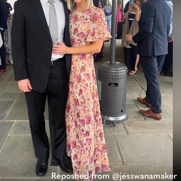 ASTR THE LABEL KATRINA FLORAL CUTOUT FLUTTER SLEEVE MAXI DRESS - Picture 2 of 4